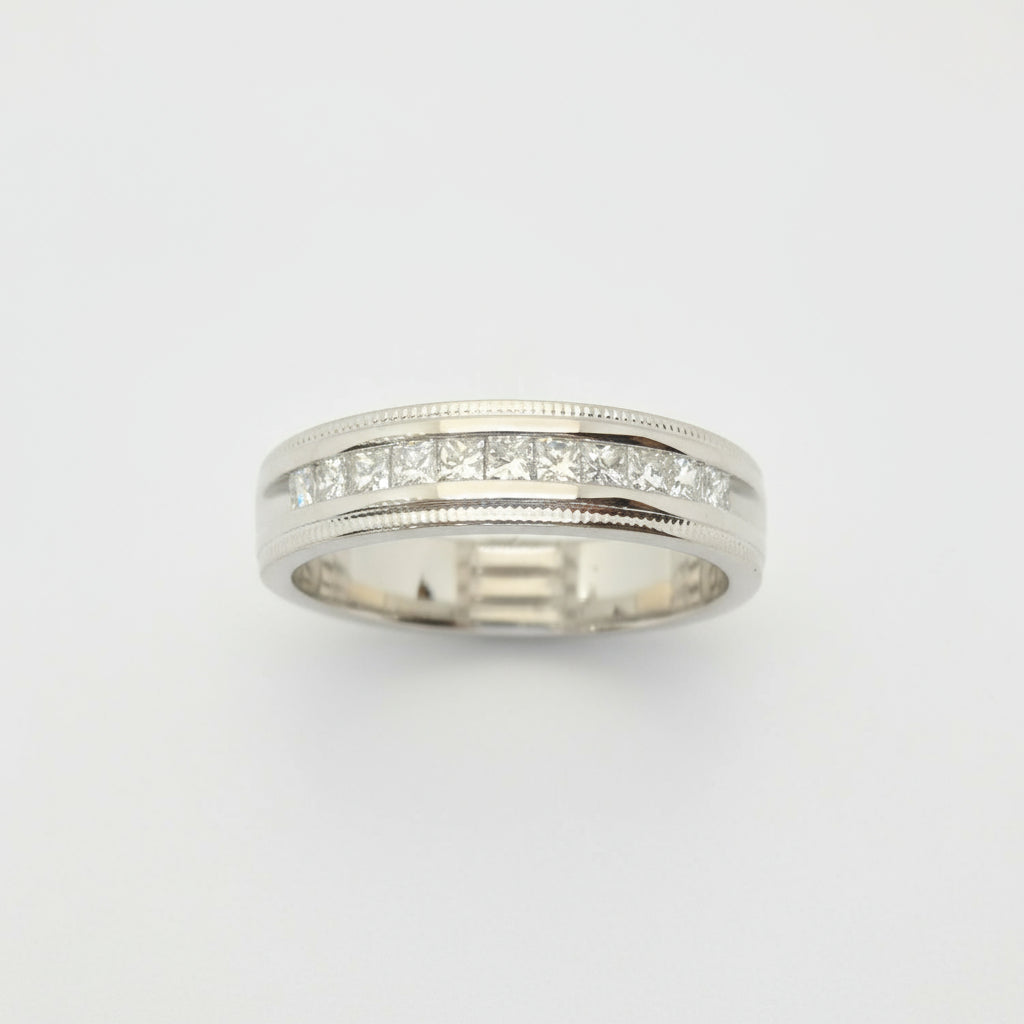 Sleek Brilliance: 14KT Gold Ring with 0.55 Carats of Princess-Cut Diamond Ring.