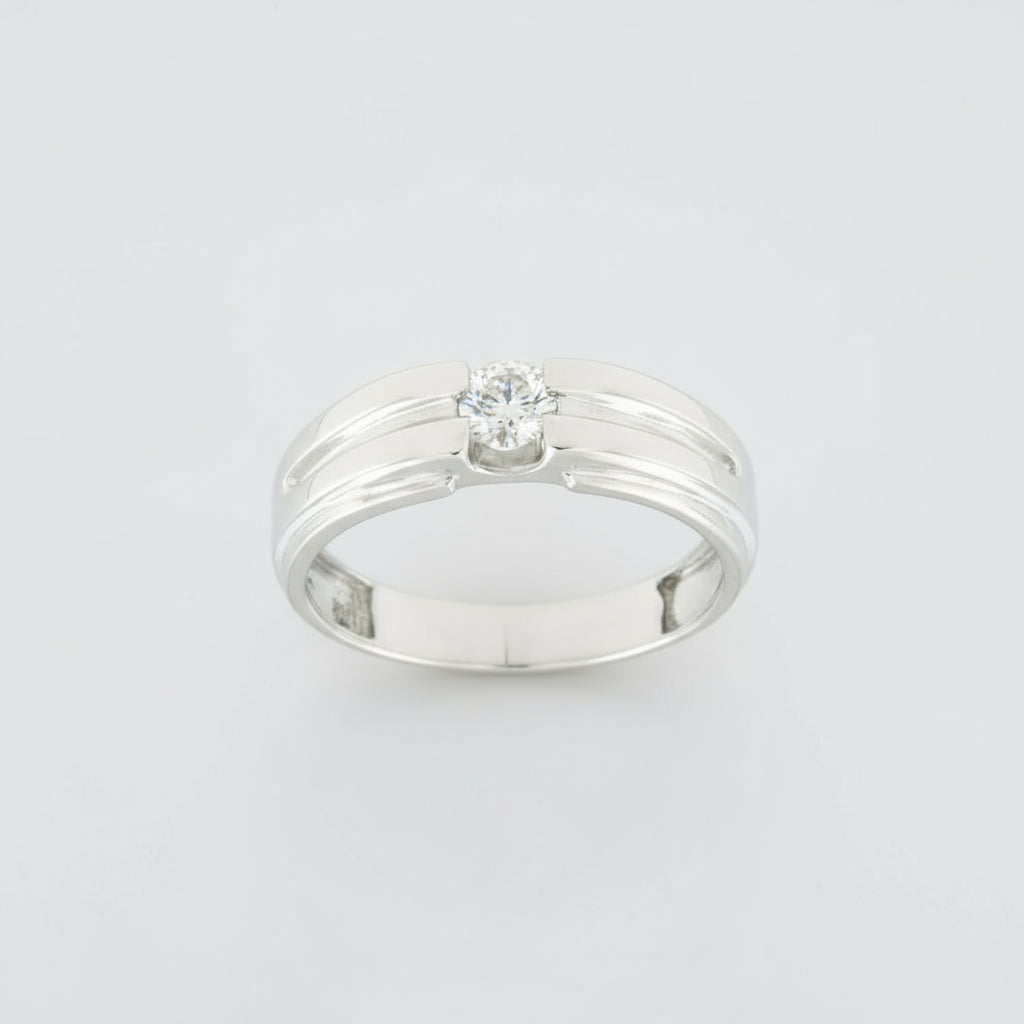 Morden Elegance: 14KT Diamond Ring , 0.70 Carats.
