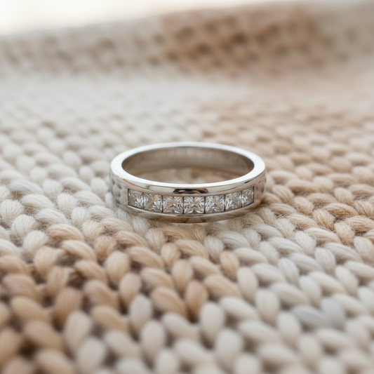 Modern Majesty – Men’s Channel Set( 0.70 CT. TW.) Princess Cut Diamond Band in 14KT Gold