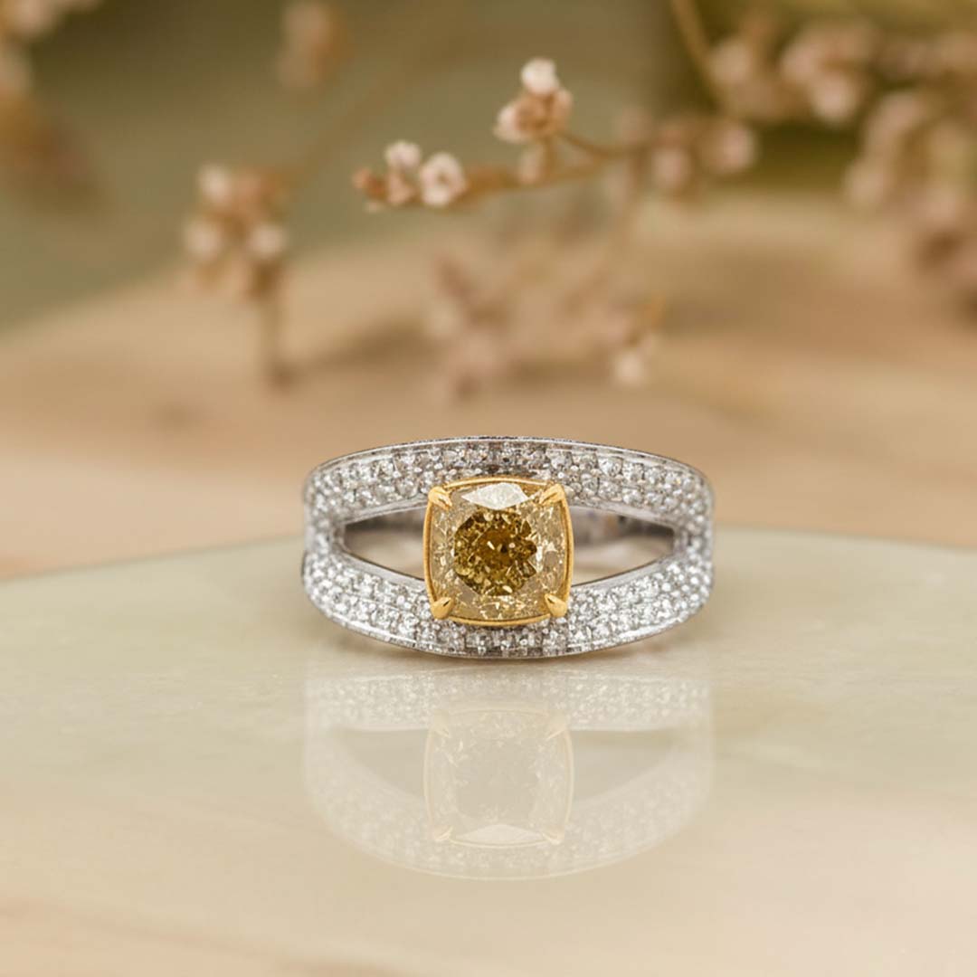 18KT Gold Fancy Yellow & White Diamond Ring – 2.69 Cts