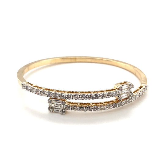 14KT Gold Diamond Bangle for Women (3.55 CTW) – Round and Baguette Diamond Design