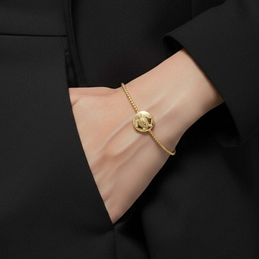 14KT Gold Diamond Bangle(0.17 CTW) – Featuring a Diamond-Accented Turtle Centerpiece