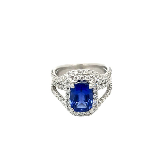 Luxury 8.00ct Tanzanite & 0.60ct Diamond Ring in 18K Gold