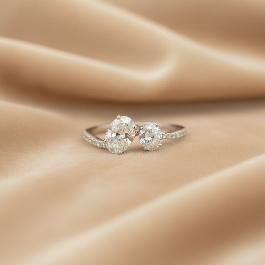14K White Gold Ladies’ Ring Featuring 1.10ct Oval-Cut Natural Diamonds and 0.17ct Side Diamonds